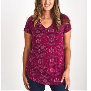 Latched Mama Printed V-Neck Boyfriend Nursing Tee